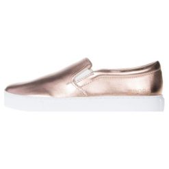 Björn Borg Tenisówki Slip-On Damskie 36 Różowe. Różowe trampki i tenisówki damskie Björn Borg, bez wzorów, bez zapięcia. Za 309,00 zł.