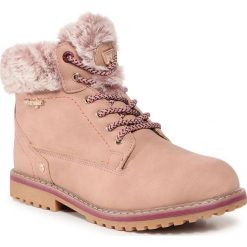 Trapery WRANGLER - Creek Fur Girl WG0211KA Winter Rose 525. Różowe śniegowce dziewczęce Wrangler, bez zapięcia. Za 249,00 zł.