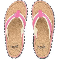 Gumbies - Japonki Corker. Różowe klapki damskie Gumbies, w paski, z bawełny, bez obcasa, na obcasie. W wyprzedaży za 79,90 zł.