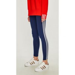 Adidas Originals - Legginsy. Niebieskie legginsy damskie marki adidas Originals, z elastanu. Za 129,90 zł.