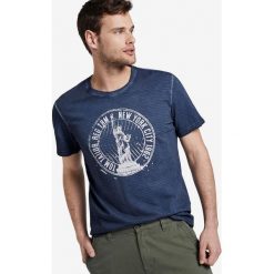 Tom Tailor Koszulka Niebieski. Niebieskie podkoszulki męskie Tom Tailor, l, w paski, z bawełny, z krótkim rękawem. Za 94,95 zł.