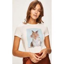 Only - T-shirt. Białe bluzki damskie ONLY, s, z aplikacjami, z bawełny, z okrągłym kołnierzem, z krótkim rękawem. W wyprzedaży za 44,90 zł.