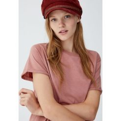 Koszulka basic z krótkim rękawem. Koszulki damskie Pull&Bear. Za 29,90 zł.