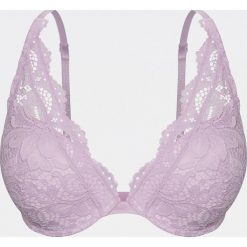 Biustonosz push-up z koronką - Różowy. Różowe biustonosze Reserved, w koronkowe wzory, z koronki. W wyprzedaży za 39,99 zł.