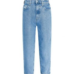 Jeansy Boyfriend Guess W92A53 D3LI0. Niebieskie jeansy damskie Guess. W wyprzedaży za 289,00 zł.