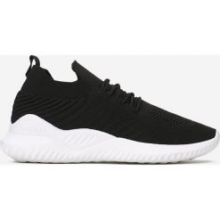 Czarne Buty Sportowe Steem. Czarne buty sportowe damskie Renee, bez wzorów, sportowe. W wyprzedaży za 79,99 zł.