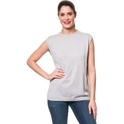 Koszulka w kolorze jasnoszarym. Szare t-shirty damskie marki Mavi, xs, z okrągłym kołnierzem, z krótkim rękawem. W wyprzedaży za 85,95 zł.