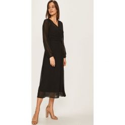 Vero Moda - Sukienka. Czarne sukienki damskie Vero Moda, na co dzień, s, bez wzorów, z poliesteru, casualowe, bez kołnierzyka, z długim rękawem, długie, maxi, rozkloszowane. W wyprzedaży za 79,90 zł.