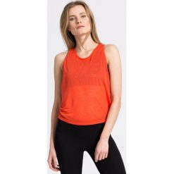 Nike - Top. Czerwone topy sportowe damskie Nike, s, z nadrukiem, z elastanu, z okrągłym kołnierzem. W wyprzedaży za 119,90 zł.