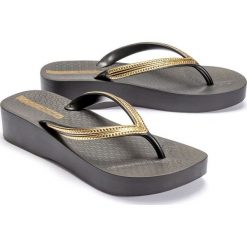 IPANEMA 82527 MESH IV PLAT FEM black, japonki damskie. Czarne koturny damskie Ipanema, bez wzorów, z meshu, bez obcasa, na koturnie. Za 96,90 zł.