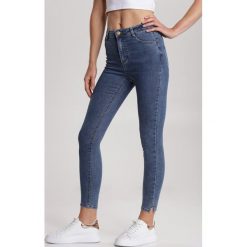 Niebieskie Jeansy Skinny Asteliana. Niebieskie jeansy damskie Renee, s. Za 99,99 zł.