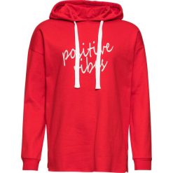 Bluzy damskie: Bluza z kapturem bonprix truskawkowo-biały