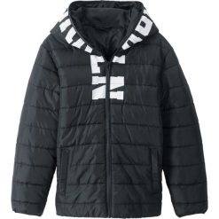 Kurtka ocieplana bonprix czarny. Czarne kurtki chłopięce bonprix, z nadrukiem. Za 124,99 zł.