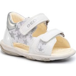 Sandały GEOX - B Sand Nicely A B0238A 01002 C0007 White/Silver. Białe sandały dziewczęce Geox, z materiału. Za 179,00 zł.