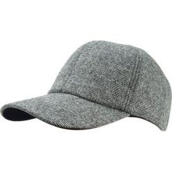 Zimowa Męska Czapka z Daszkiem, Czarno-Biały Melanż CPAPJNSDASZEK601. Szare czapki męskie Pako Jeans, na zimę, bez wzorów, z materiału, klasyczne. Za 37,50 zł.