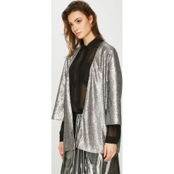 Answear - Żakiet Night Fever. Czarne żakiety damskie marki ANSWEAR, uniwersalny, z poliesteru. W wyprzedaży za 99,90 zł.