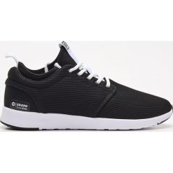 Lekkie sneakersy Quit 2 - Czarny. Czarne sneakersy męskie Cropp, bez zapięcia. Za 139,99 zł.