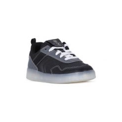Buty Dziecko Geox J KOMMODOR GIRL. Czarne buty dziewczęce sportowe Geox, bez wzorów, bez zapięcia. Za 215,18 zł.