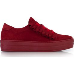 Sneakersy czerwone z falbaną. Czerwone trampki i tenisówki damskie Arturo Vicci, bez wzorów, ze skóry, bez zapięcia. Za 119,50 zł.