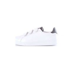 Buty Fred Perry B3100. Białe trampki męskie marki Fred Perry, bez wzorów, bez zapięcia. Za 424,33 zł.