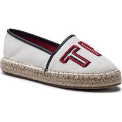 Espadryle TOMMY HILFIGER - Colorful Tommy Flat Espadrille FW0FW04166 Whisper White 121. Brązowe espadryle damskie TOMMY HILFIGER, bez wzorów, ze skóry, bez obcasa, na płaskiej podeszwie. W wyprzedaży za 199,00 zł.