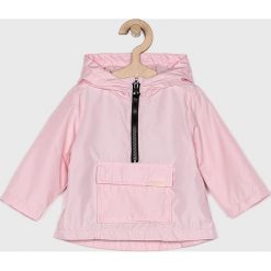 Blukids - Kurtka dziecięca 74-98 cm. Różowe kurtki dziewczęce Blukids, bez wzorów, z bawełny, krótkie, z kapturem. W wyprzedaży za 59,90 zł.