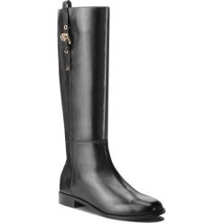 Oficerki EMPORIO ARMANI - X3O165 XF261 00002 Black. Czarne kozaki damskie Emporio Armani, ze skóry, bez obcasa, na obcasie, bez zapięcia. W wyprzedaży za 1129,00 zł.