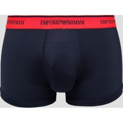 Emporio Armani - Bokserki. Czarne bokserki męskie Emporio Armani, bez wzorów, z elastanu. W wyprzedaży za 89,90 zł.