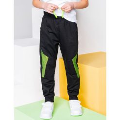 Spodnie chłopięce: SPODNIE DZIECIĘCE DRESOWE KP011 – CZARNE/ZIELONE