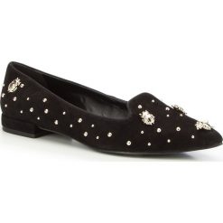 Buty damskie. Czarne baleriny damskie Wittchen, z aplikacjami, ze skóry, eleganckie, bez obcasa. W wyprzedaży za 349,90 zł.