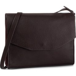Torebka CLARKS - Treen Island 261427590 Burgundy Leather. Fioletowe listonoszki damskie Clarks, na co dzień, bez wzorów, ze skóry, bez dodatków. Za 299,00 zł.