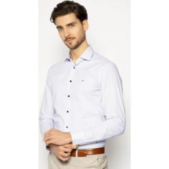 Koszula Tommy Hilfiger Tailored Dobby Stripe Classic TT0TT06822. Białe koszule męskie Tommy Hilfiger Tailored, m, bez wzorów, z bawełny, casualowe, bez kołnierzyka, bez rękawów. W wyprzedaży za 199,00 zł.