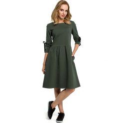 Zielona Klasyczna Rozkloszowana Sukienka z Lampasem. Zielone sukienki dziewczęce marki Molly.pl, bez wzorów, klasyczne, bez rękawów, midi, rozkloszowane. Za 128,90 zł.