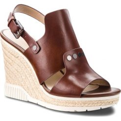 Espadryle CALVIN KLEIN JEANS - Lalla R4065 Cognac. Pomarańczowe espadryle damskie marki Calvin Klein Jeans, bez wzorów, z jeansu, bez obcasa, na obcasie. W wyprzedaży za 399,00 zł.