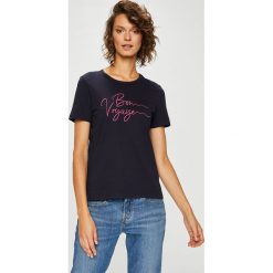Vero Moda - Top. Niebieskie bluzki damskie marki Vero Moda, s, z aplikacjami, z bawełny, z okrągłym kołnierzem. W wyprzedaży za 29,90 zł.