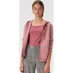Bluza basic z kapturem - Różowy. Różowe bluzy damskie Sinsay, s, bez wzorów, bez rękawów, z kapturem. Za 39,99 zł.