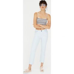 Proste spodnie. Szare spodnie damskie marki Pull&Bear. Za 41,90 zł.