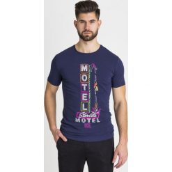 T-SHIRT ICE PLAY. Niebieskie t-shirty męskie xxl, z nadrukiem, z elastanu, z okrągłym kołnierzem. Za 135,00 zł.