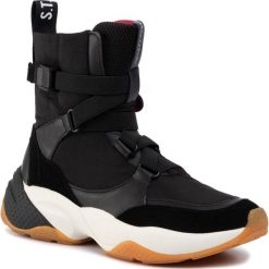 Sneakersy Marc O'Polo 908 15233505 610. Czarne półbuty damskie Marc O'Polo. W wyprzedaży za 319,00 zł.