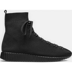 Czarne sneakersy damskie. Czarne sneakersy damskie marki Kazar, ze skóry. Za 399,00 zł.