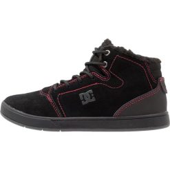 DC Shoes Tenisówki i Trampki wysokie black/red/white. Czarne trampki męskie DC Shoes, ze skóry. W wyprzedaży za 149,50 zł.