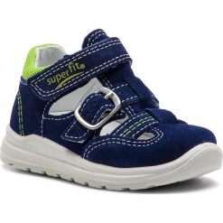 Sandały SUPERFIT - 4-00430-80 M Blau/Hellgrün. Niebieskie sandały chłopięce Superfit, z zamszu, bez zapięcia. W wyprzedaży za 159,00 zł.