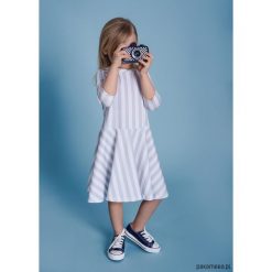 Sukienka w szare paski. Szare sukienki dziewczęce dzianinowe Pakamera, w paski. Za 109,00 zł.