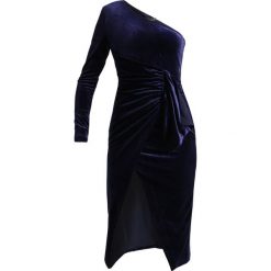 Lavish Alice ONE SHOULDER WRAP MIDI DRESS Sukienka etui navy. Niebieskie sukienki damskie marki Lavish Alice, bez wzorów, z elastanu, bez kołnierzyka, bez rękawów, midi. W wyprzedaży za 351,20 zł.