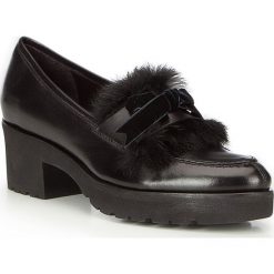 Buty damskie. Czarne czółenka damskie Wittchen, ze skóry. W wyprzedaży za 399,90 zł.