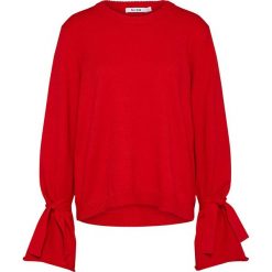 Sweter w kolorze czerwonym. Czerwone swetry klasyczne damskie marki About You, xs, z kokardą. W wyprzedaży za 77,95 zł.
