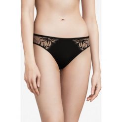 Figi klasyczne Chantelle Shadows C12A30. Białe figi damskie Chantelle, bez wzorów, z elastanu. Za 159,00 zł.