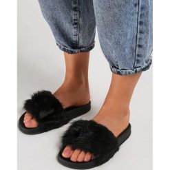 Czarne Klapki General. Czarne klapki damskie Renee, bez wzorów, bez obcasa. Za 49,99 zł.