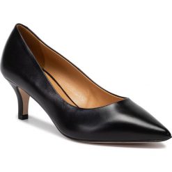 Półbuty SOLO FEMME - 48901-02-A19/001-04-00 Czarny. Czarne półbuty damskie Solo Femme, bez wzorów, ze skóry, eleganckie, bez obcasa, na obcasie, bez zapięcia. W wyprzedaży za 269,00 zł.
