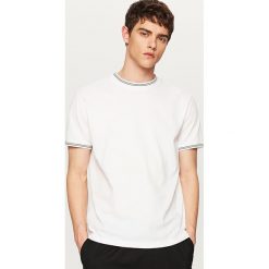 T-shirty męskie: T-shirt z kontrastowymi detalami – Biały